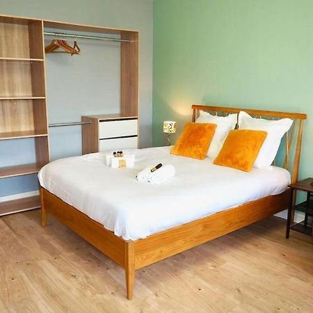 Appartement Khara - Sils à Caen Extérieur photo